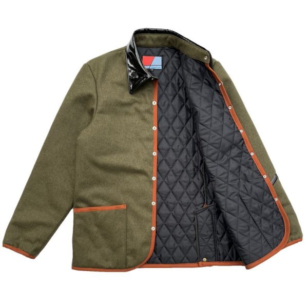 画像2: <span style="color: #ff0000;">【30%OFF】</span>ENAMEL COLLARED QUILTING JACKET<BR>OLIVE (2)